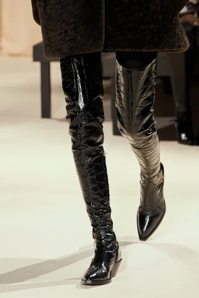 Look 64